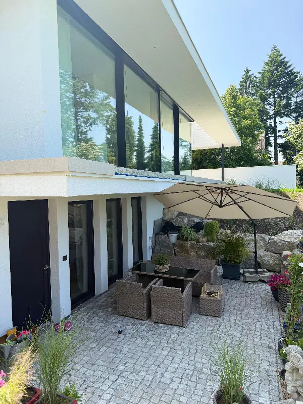 Moderne Architektur kombiniert mit langlebigem Handwerk